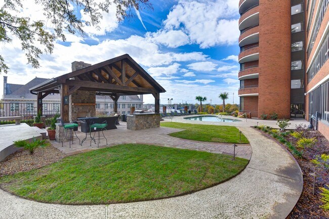 Building Photo - wh103