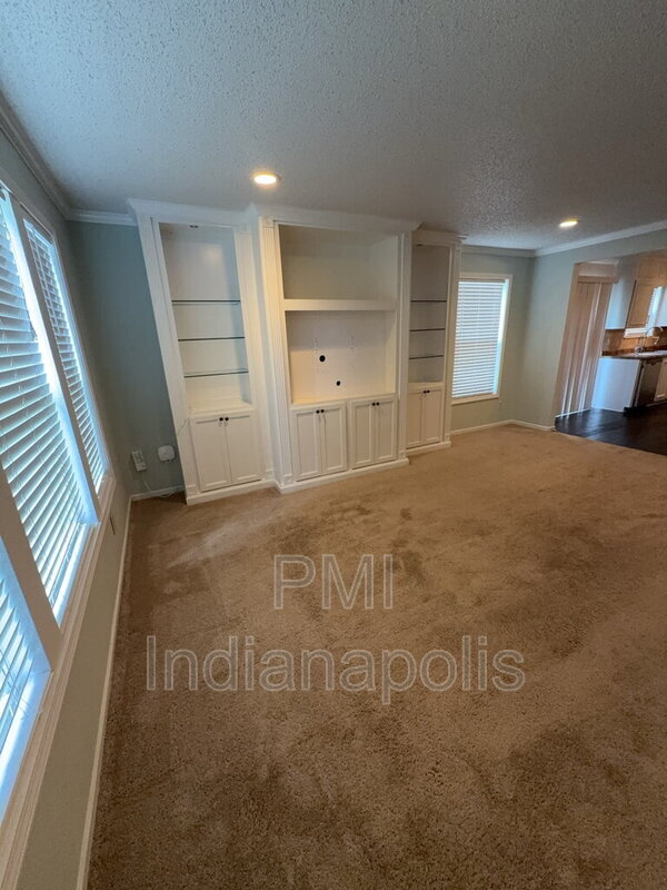 Building Photo - 12120 E 141st St