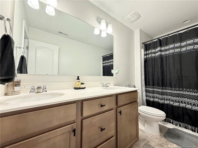 Building Photo - 39 Princelet Pt