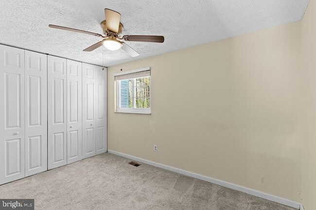 Building Photo - 8094 Grandview Ct