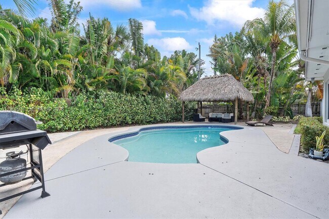 Building Photo - 4440 NE 17th Ave