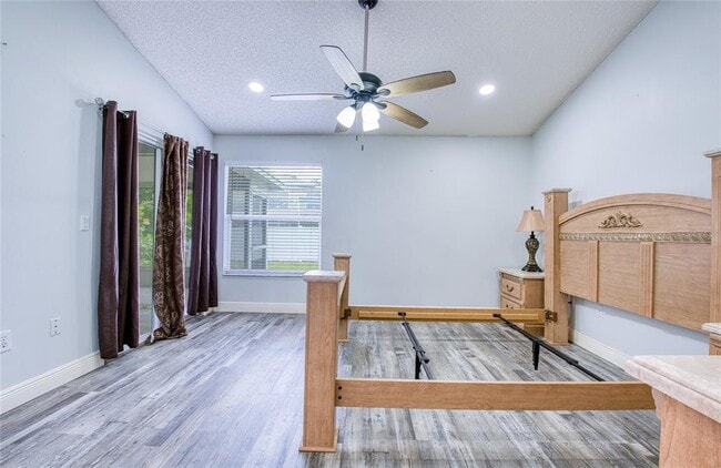 Building Photo - 2390 Bentley Dr