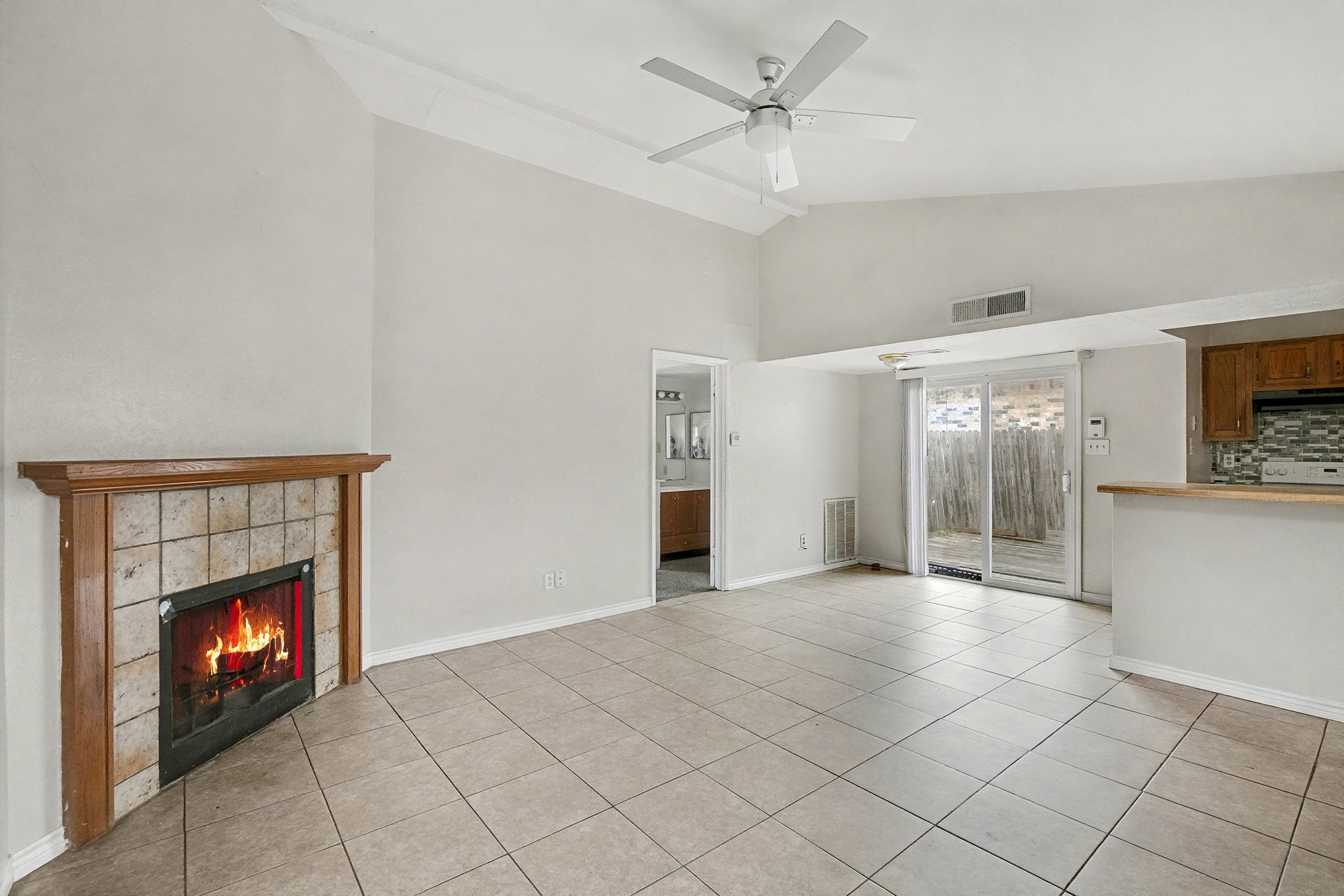 Building Photo - 2412 Limestone Dr