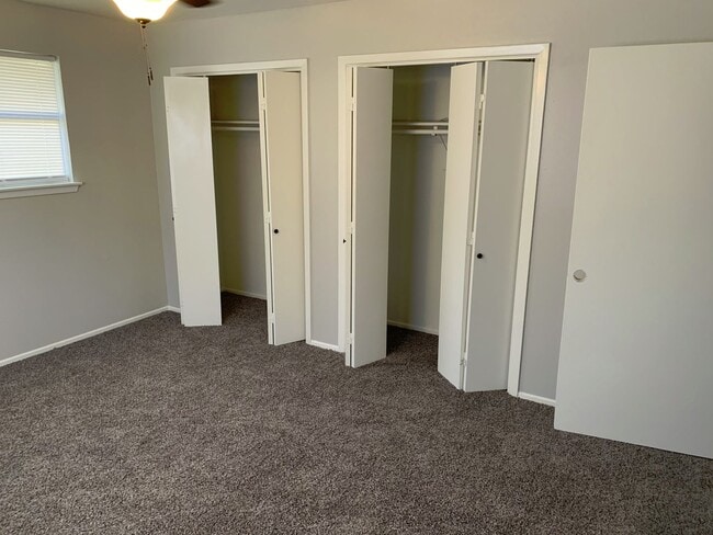 Building Photo - Duplex