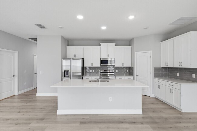 Building Photo - 5574 SW 128th Pl