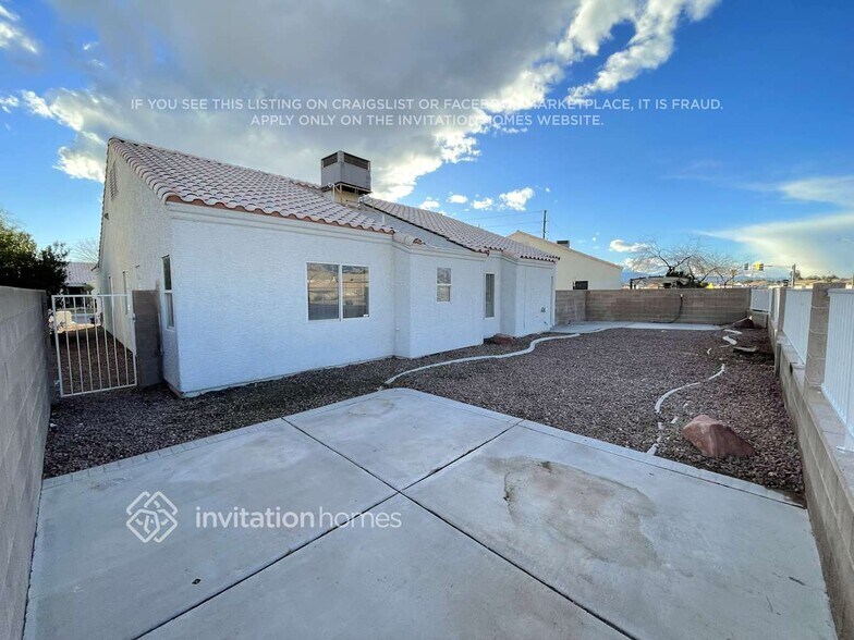 Building Photo - 1938 Panther Pl