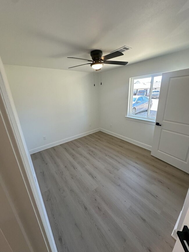 Building Photo - 169 Wildflower Dr