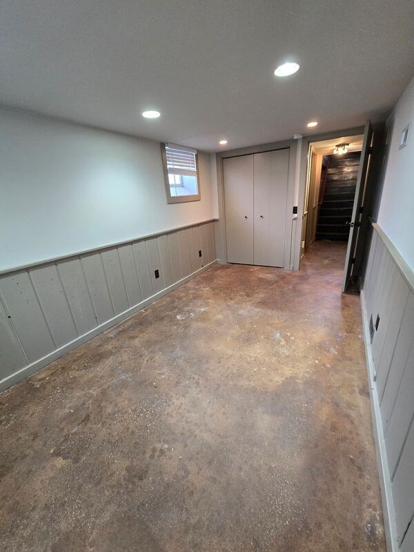 Building Photo - 5800 N Girard Ave