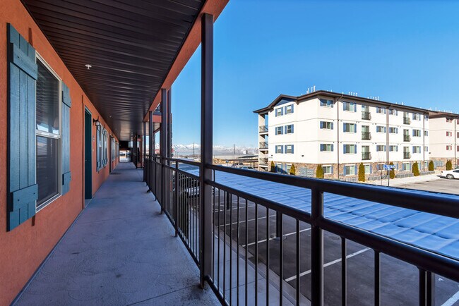 Building Photo - 1081 W 993 N
