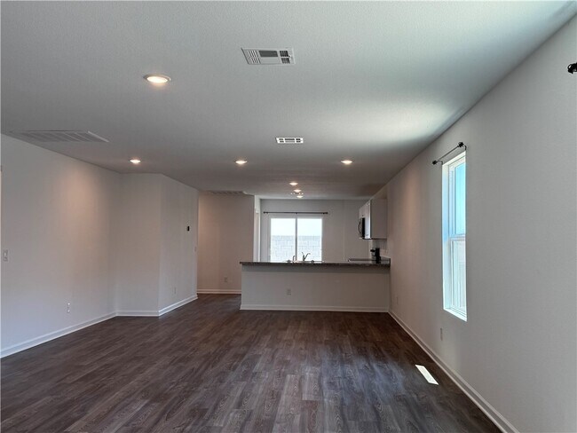 Building Photo - 2455 Tapatio Dr