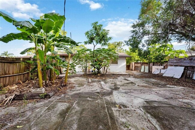 Building Photo - 408 60th Ave Dr W