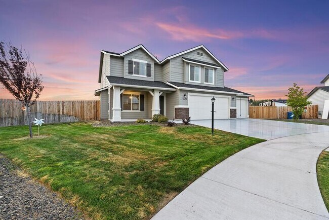 Building Photo - 1326 Placerville St