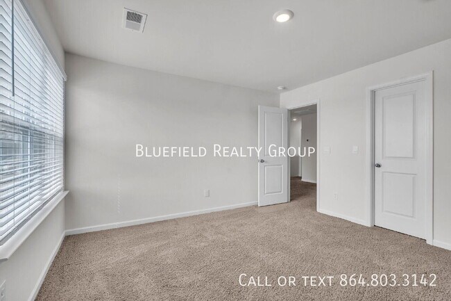 Building Photo - 1313 Chamomile Ct