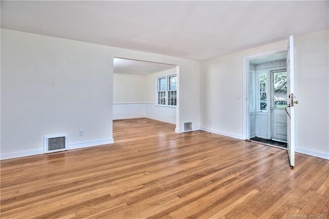 Building Photo - 30 Catherine St