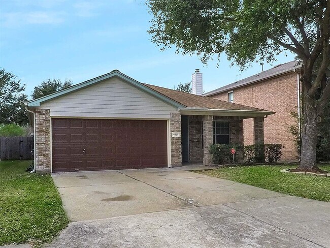 Building Photo - 4927 Deep Glen Ln