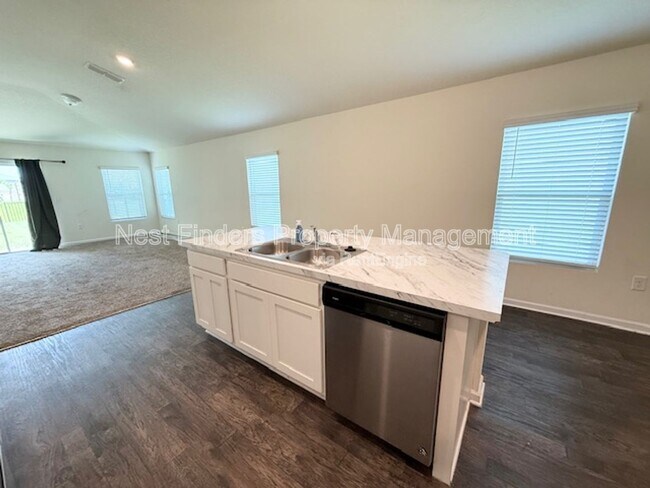 Building Photo - 8118 Meadow Walk Ln