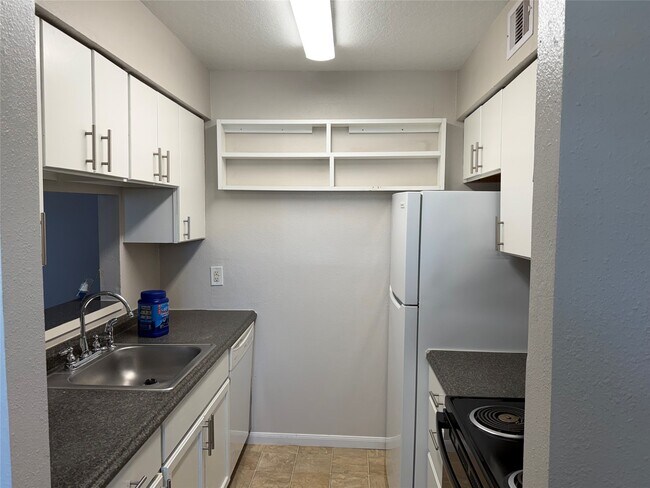 Building Photo - 6723 Heards Ln