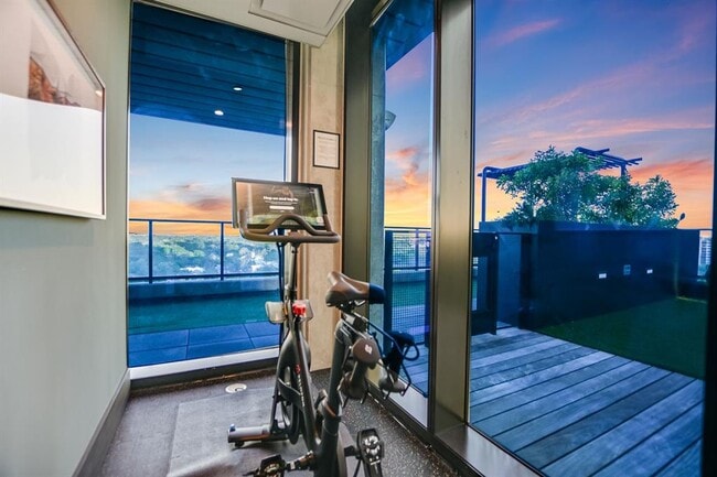 Building Photo - 84 East Ave