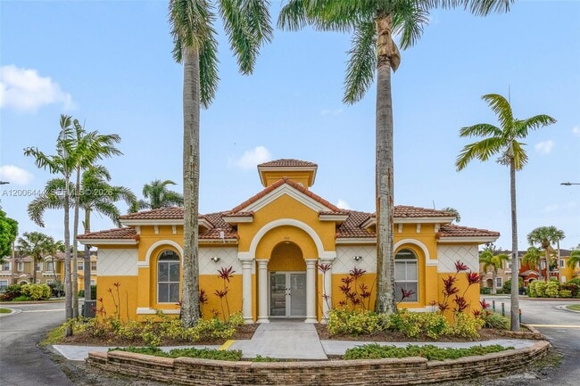 Building Photo - 627 E Mowry Ct