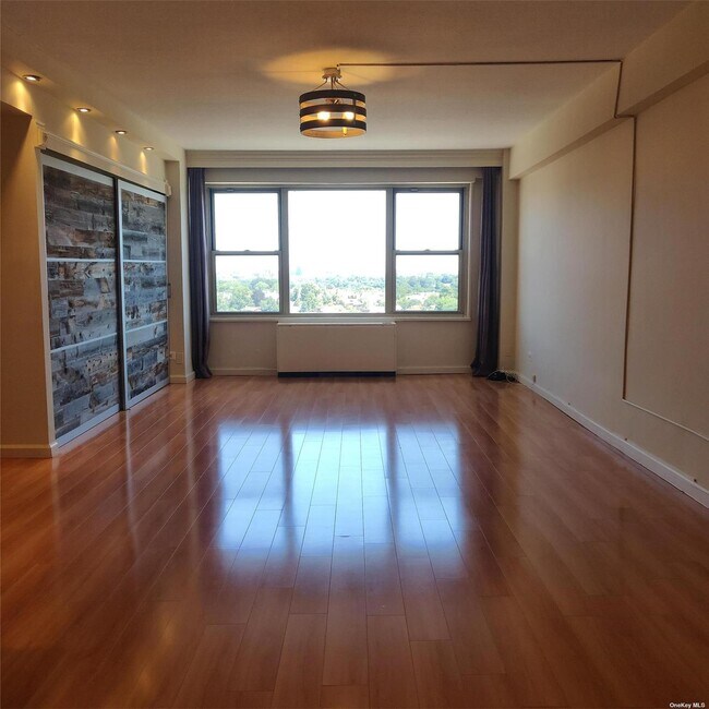 Building Photo - 107-40 Queens Blvd