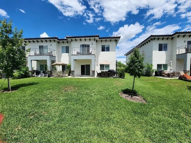 Building Photo - 1968 Greenbriar Ter