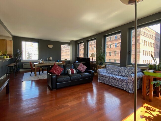 Building Photo - 311 Washington St