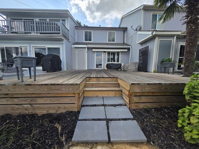 Building Photo - 112 Lake Ridge Dr