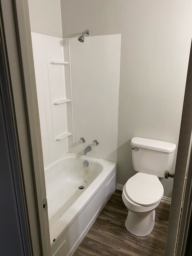 Building Photo - 211 N Avenue T