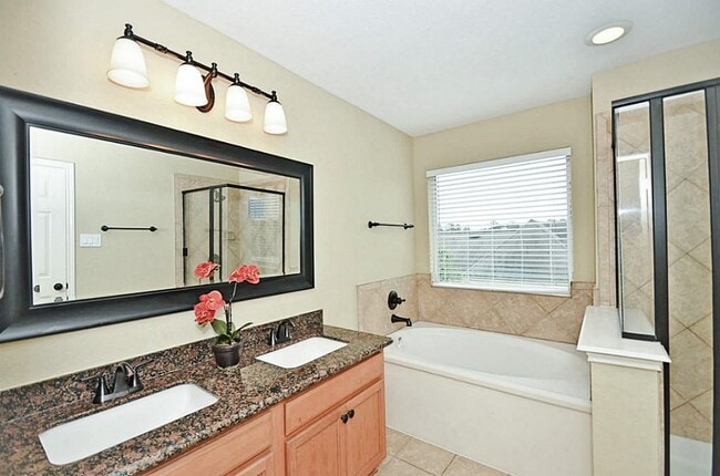 Building Photo - 12225 Medina Lake Dr