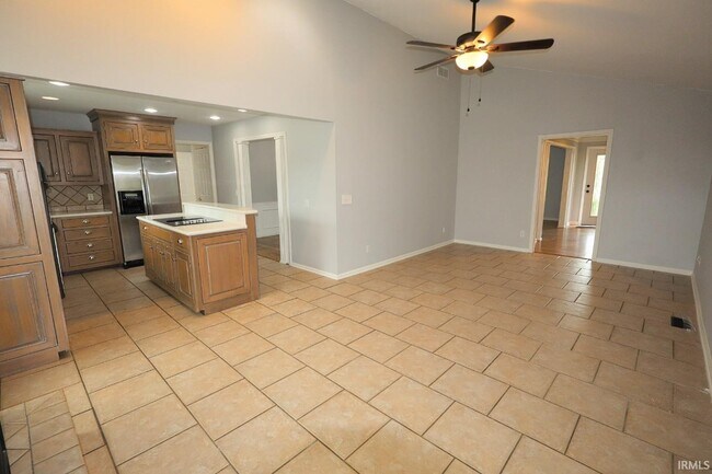 Building Photo - 8231 Lake Terrace Dr