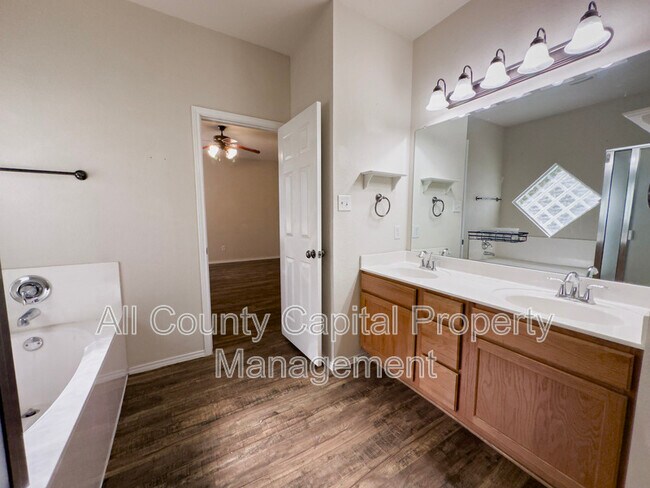 Building Photo - 320 Peanut Dr