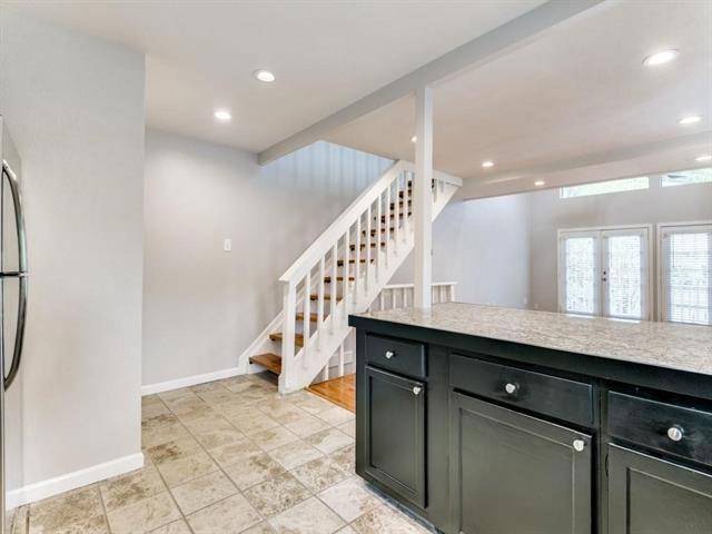 Building Photo - 6808 Eastridge Dr