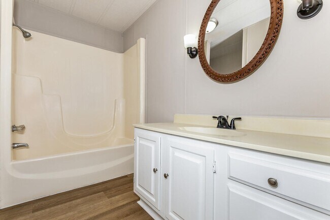 Building Photo - Beautiful Home in Kingman Available For Rent or Rent to Own located on Nearly 1 Acre!