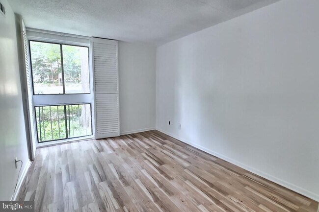 Building Photo - 1580 Moorings Dr