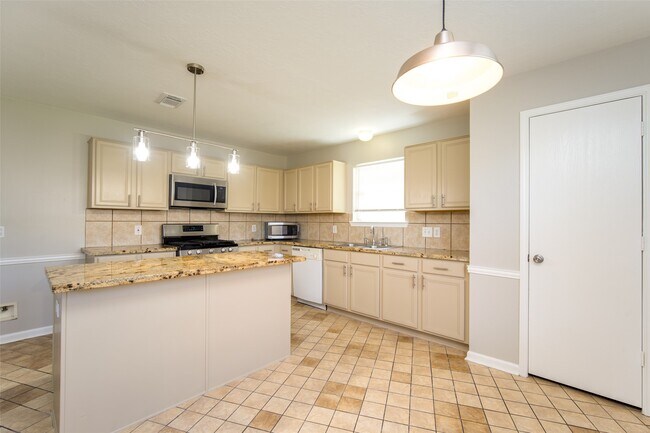 Building Photo - 7706 Eldergrove Ln