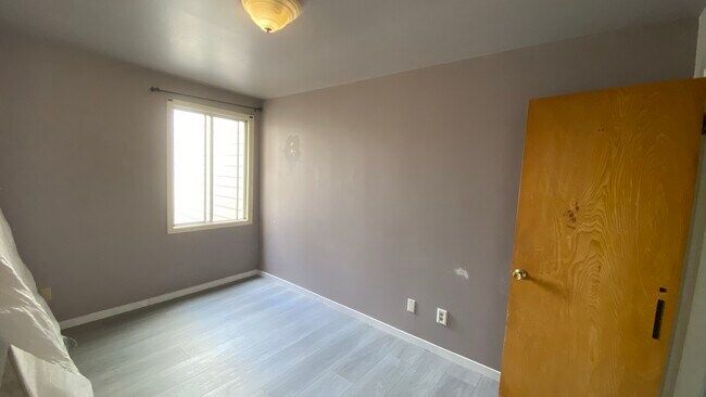Building Photo - 361 2nd Ave