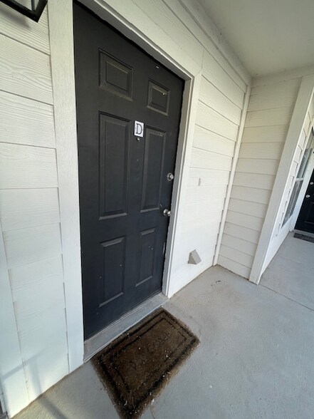 Building Photo - 600 Bagby Ave