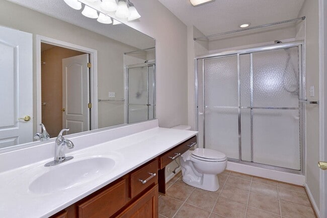 Building Photo - Easy Single Floor Living