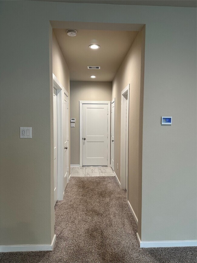 Building Photo - 9442 Starlight Oak Dr