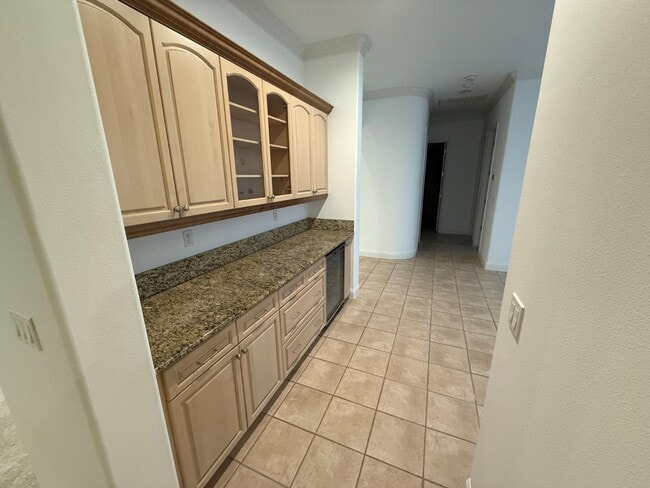 Building Photo - 10637 N Lochmoor Ln