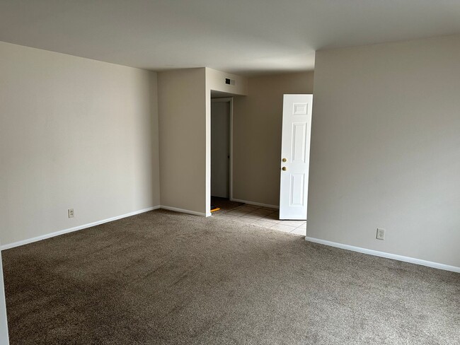 Building Photo - NE Property