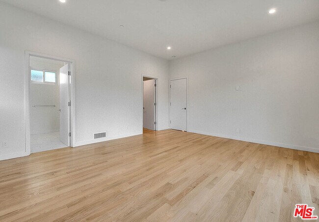 Building Photo - 2608 Corralitas Dr