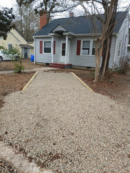 Building Photo - 216 Windsor Dr