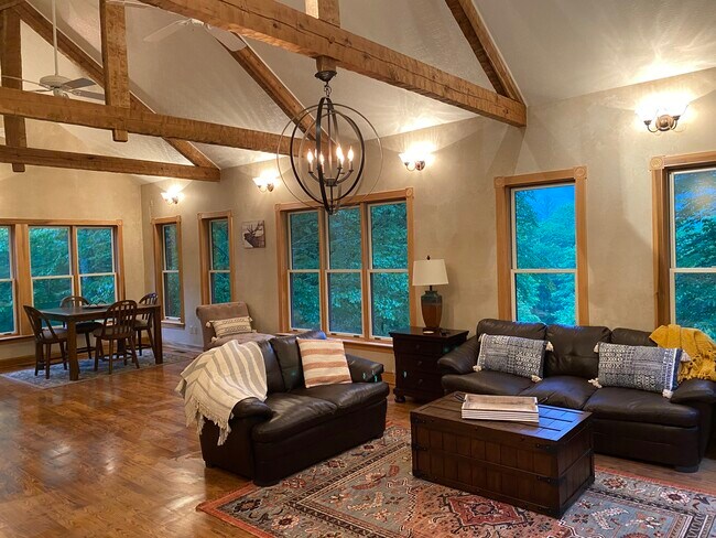 Building Photo - 512 Riverwalk Rdg Rd