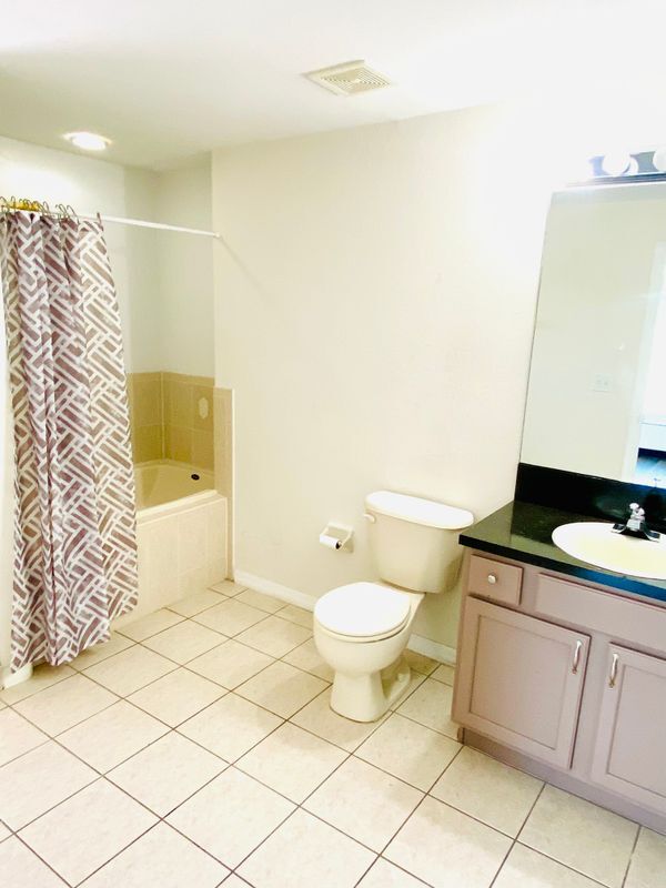 Building Photo - 659 Jaguar Ct