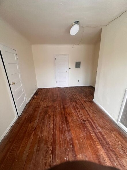 Building Photo - 45 Finlay Pl