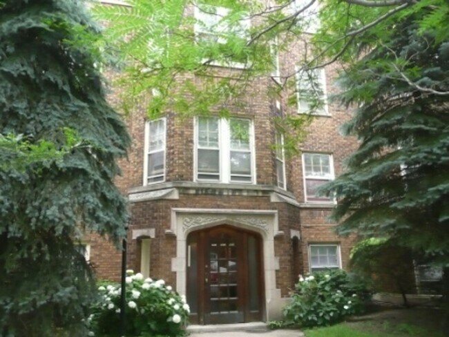 Building Photo - Spacious Lincoln Square