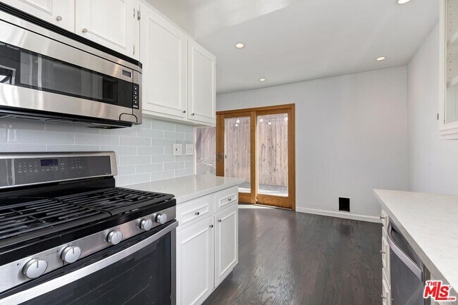 Building Photo - 1400 Hayworth Ave