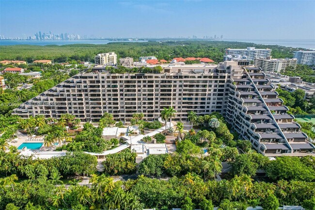 Building Photo - 151 Crandon Blvd