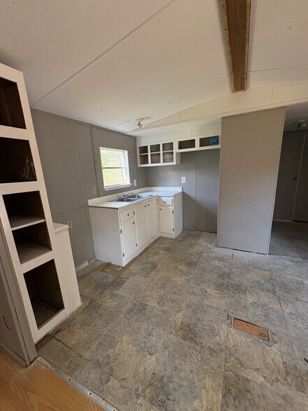 Building Photo - 139 Landing Ln